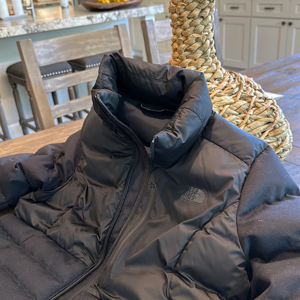 Women’s North Face down jacket, M